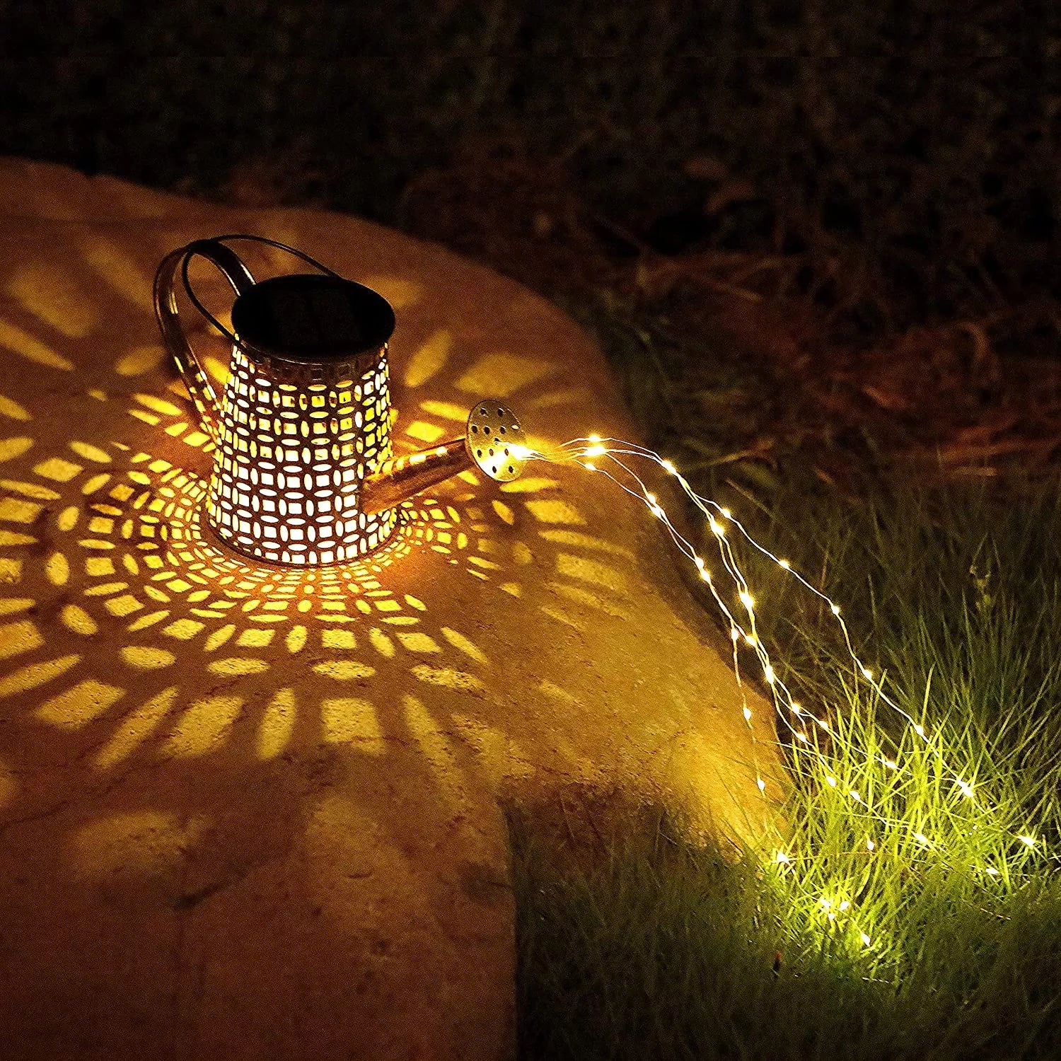 Glinta Solar-Powered Watering Can Light – Decorative Garden LED with Cascading Warm White Lights