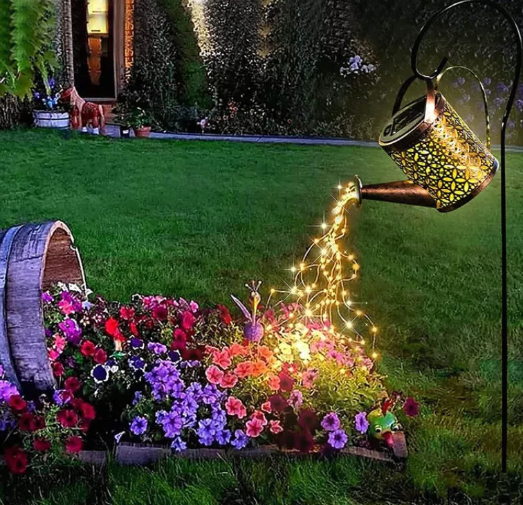 Glinta Solar-Powered Watering Can Light – Decorative Garden LED with Cascading Warm White Lights