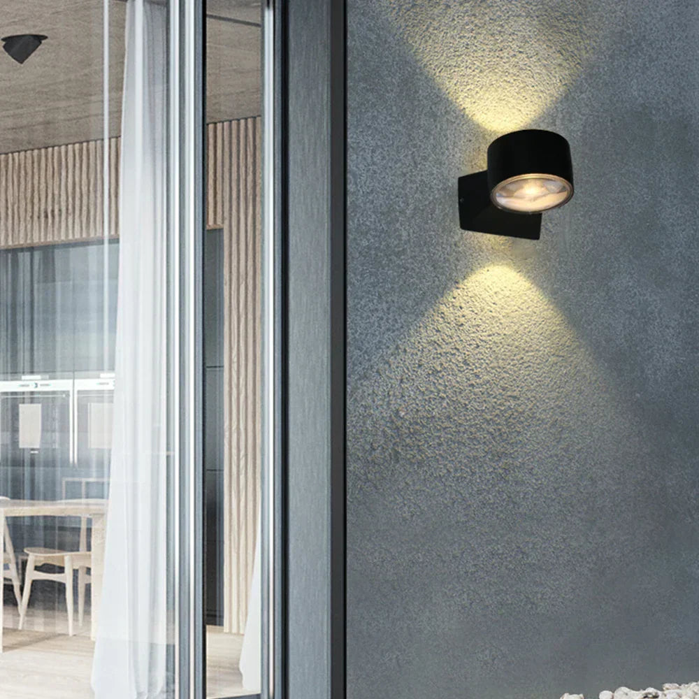 AquaNova Waterproof Aluminium Garden Lamp – Integrated LED, IP65