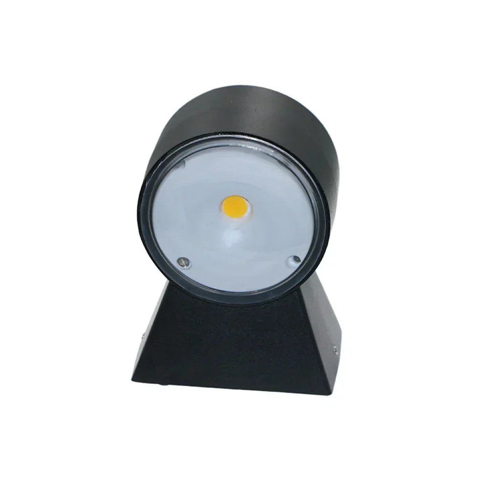 AquaNova Waterproof Aluminium Garden Lamp – Integrated LED, IP65