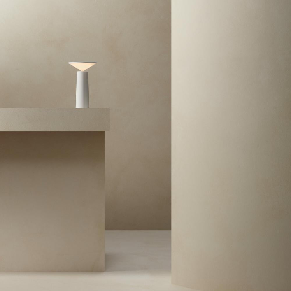 HaloFlex Ultra-Slim LED Portable Table Lamp – Dimmable, Tunable White (3000–6500K), Energy-Efficient