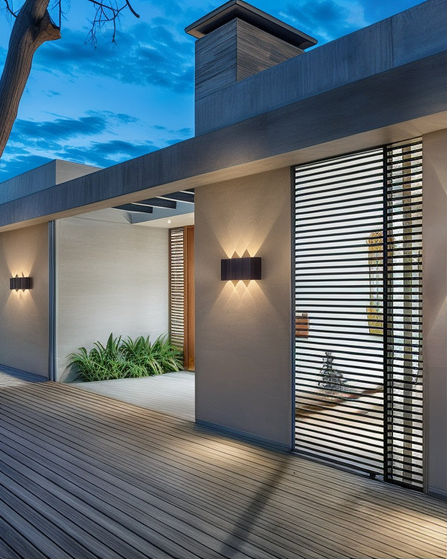 Lunevia LED Outdoor Wall Lamp – IP65 Waterproof, Integrated Warm White (3000K)